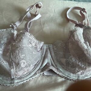 Victoria's Secret Pale Pink Lace Underwire Bra
